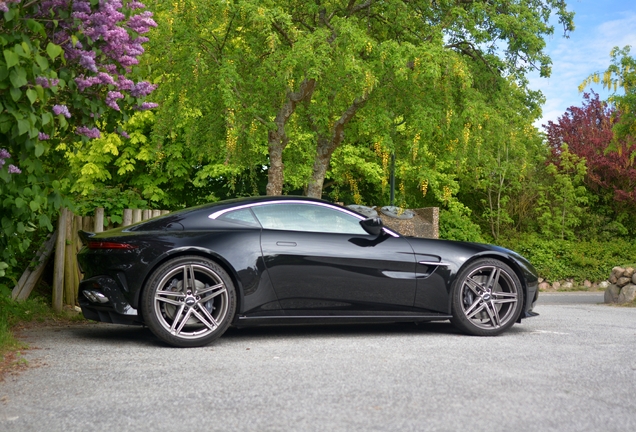 Aston Martin Vantage 2024