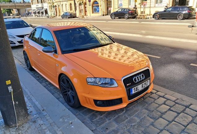Audi RS4 Sedan
