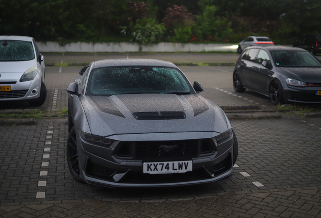Ford Mustang Dark Horse 2024
