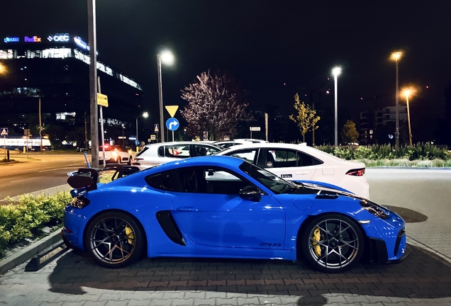Porsche 718 Cayman GT4 RS Weissach Package