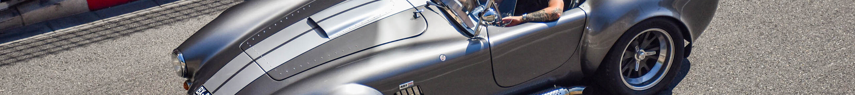 AC Cobra 427