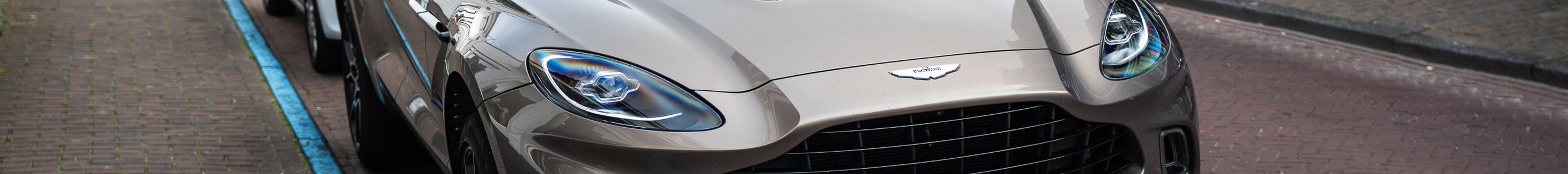 Aston Martin DBX
