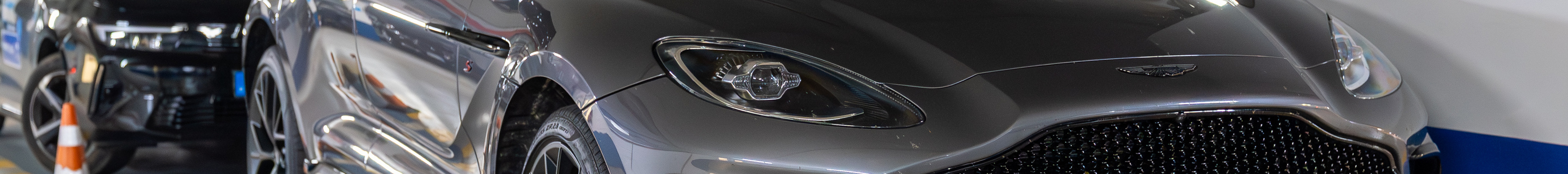 Aston Martin DBX S