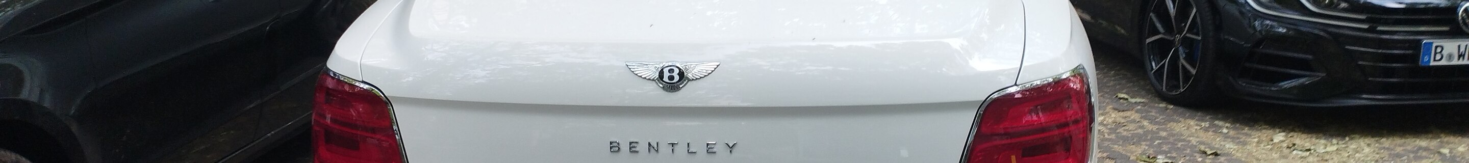Bentley Flying Spur Azure 2025