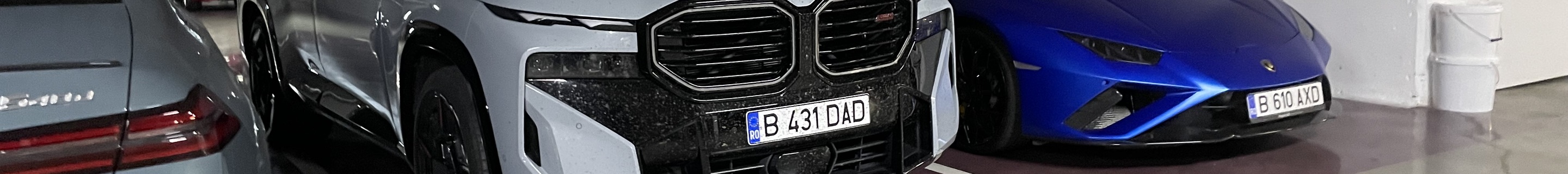 BMW XM G09 Label Red