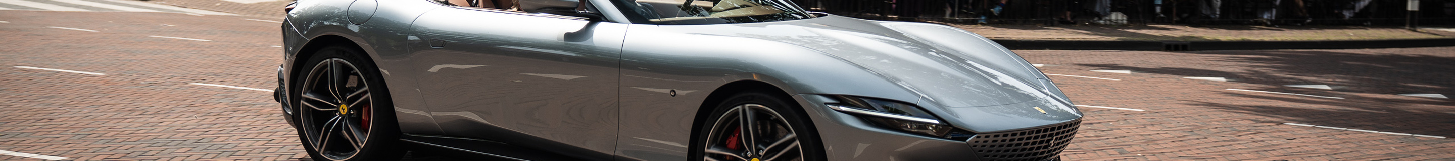 Ferrari Roma Spider