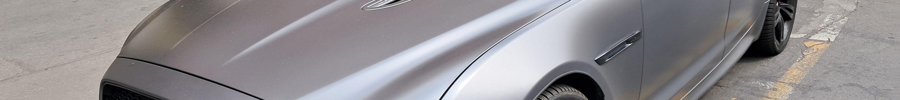 Jaguar XJR575