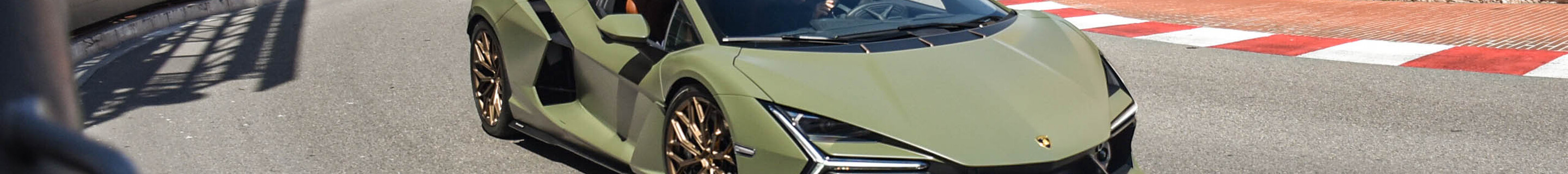 Lamborghini Revuelto