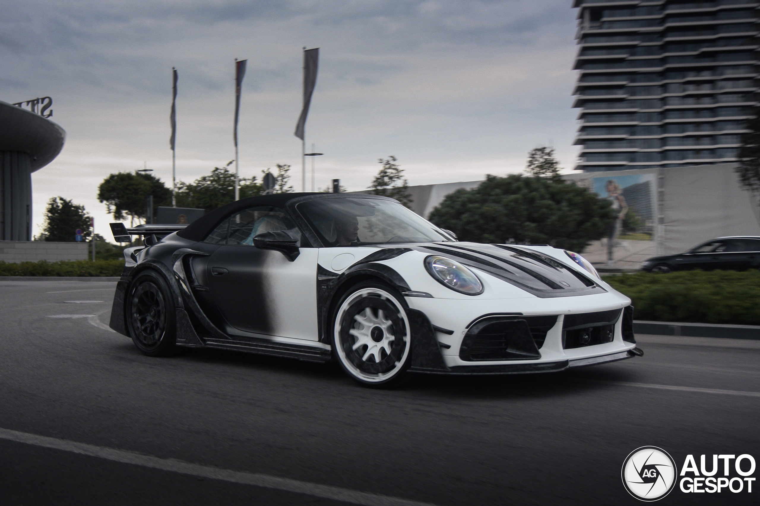 Porsche 992 Turbo S Cabriolet MkI Mansory P9LM EVO 900