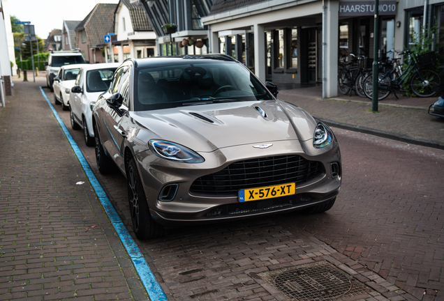 Aston Martin DBX