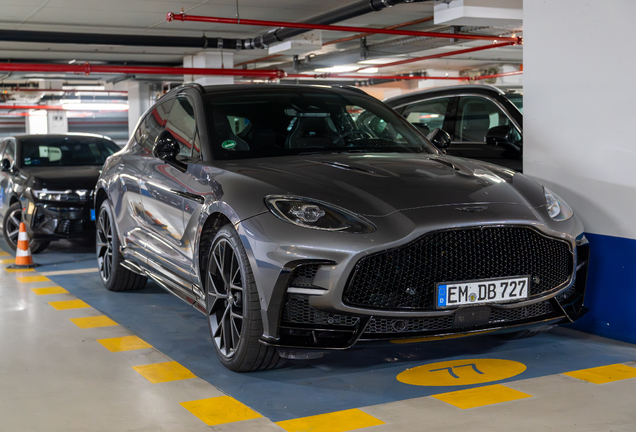 Aston Martin DBX S
