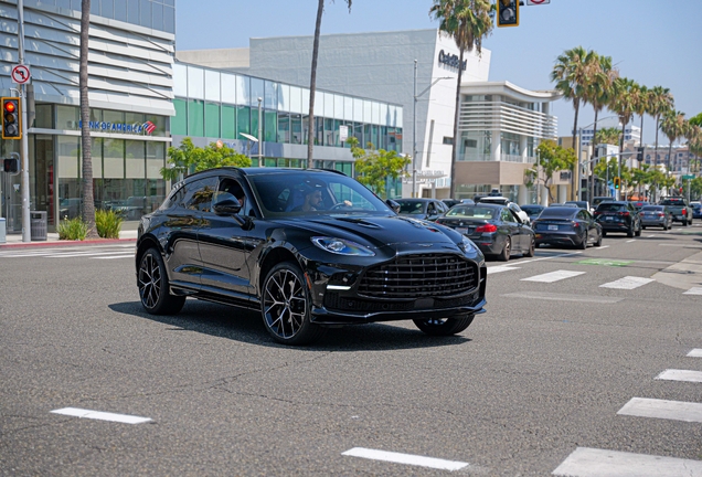 Aston Martin DBX707