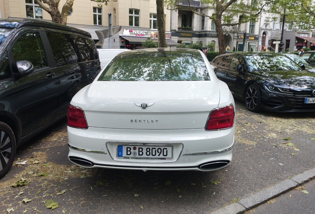 Bentley Flying Spur Azure 2025