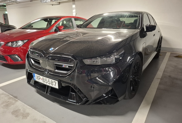 BMW M5 G90