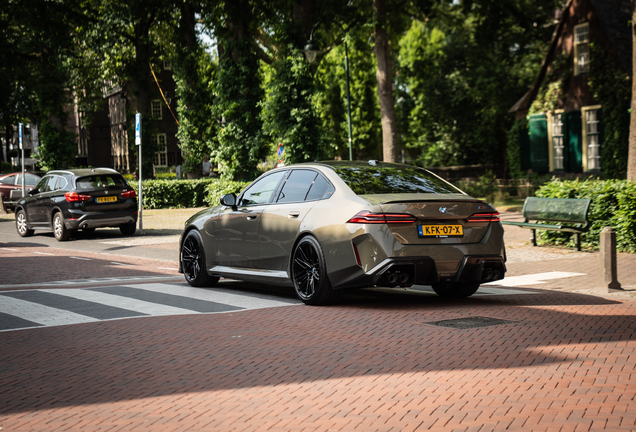 BMW M5 G90