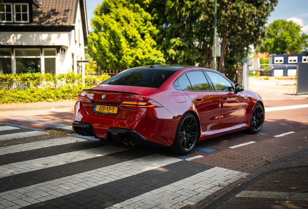 BMW M5 G90