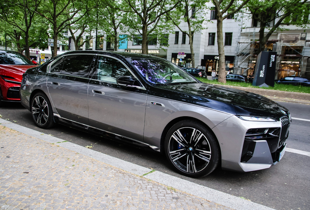 BMW M760e xDrive