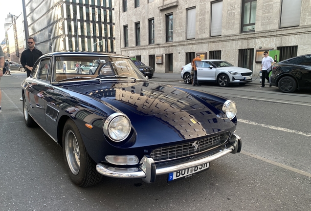 Ferrari 330 GT 2+2 Series II