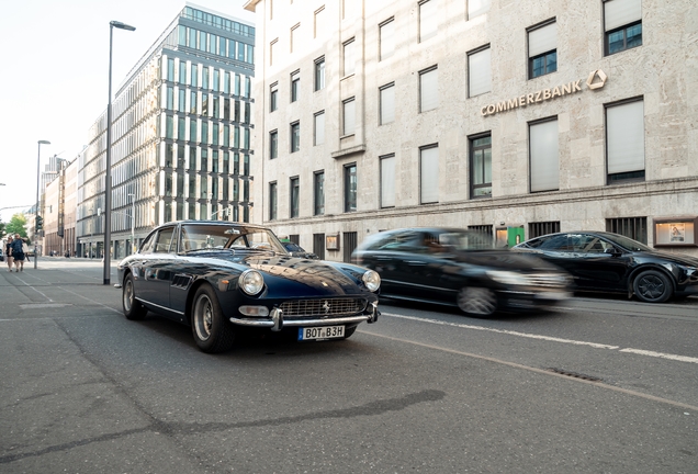 Ferrari 330 GT 2+2 Series II