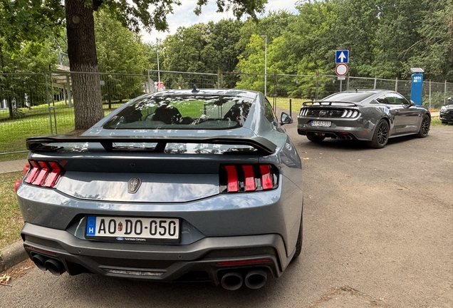 Ford Mustang Dark Horse 2024