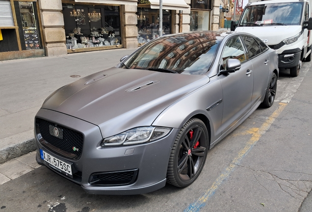 Jaguar XJR575