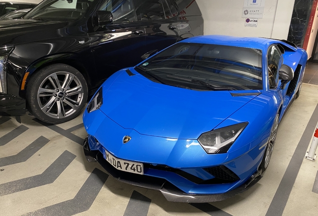 Lamborghini Aventador S LP740-4