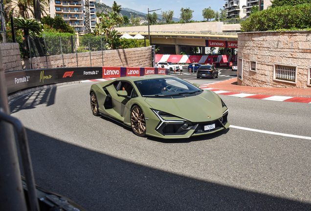 Lamborghini Revuelto
