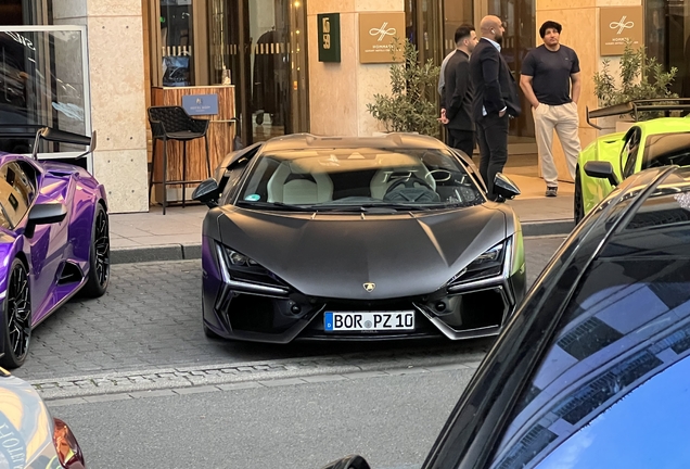 Lamborghini Revuelto