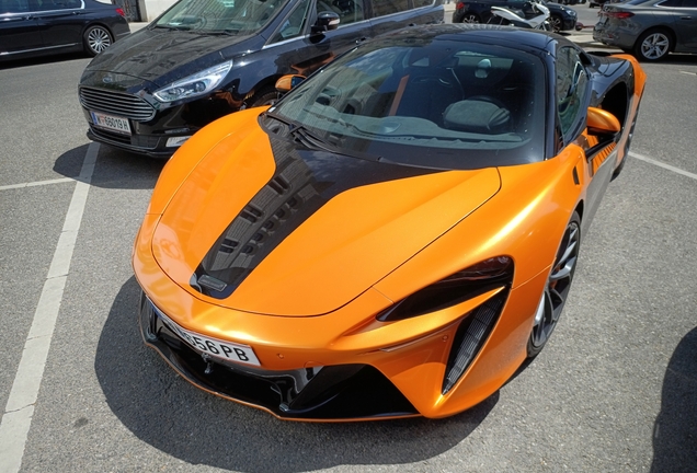 McLaren Artura Spider