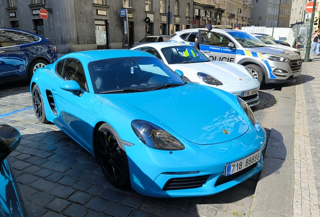 Porsche 718 Cayman S