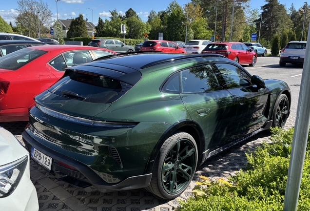 Porsche Taycan Turbo S Cross Turismo MkII