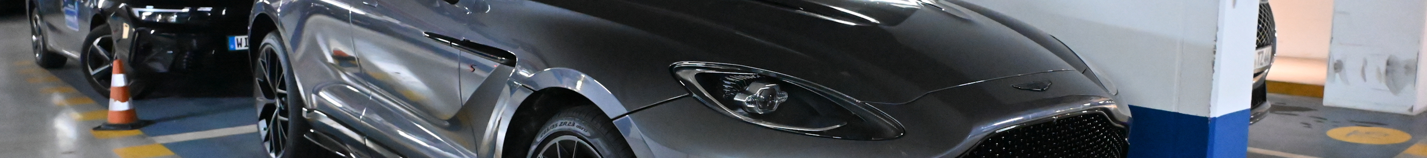 Aston Martin DBX S