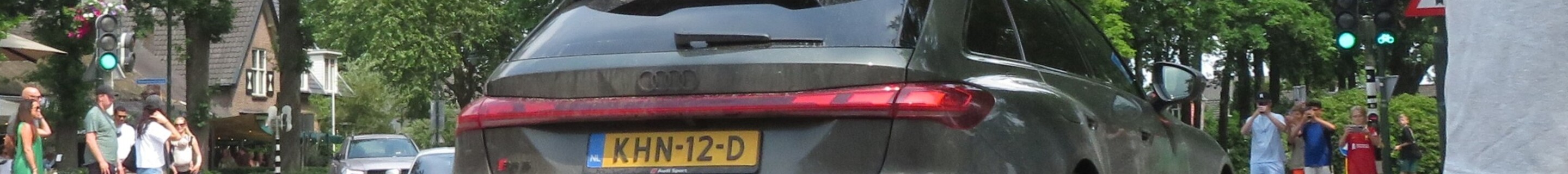 Audi RS5 Avant B10