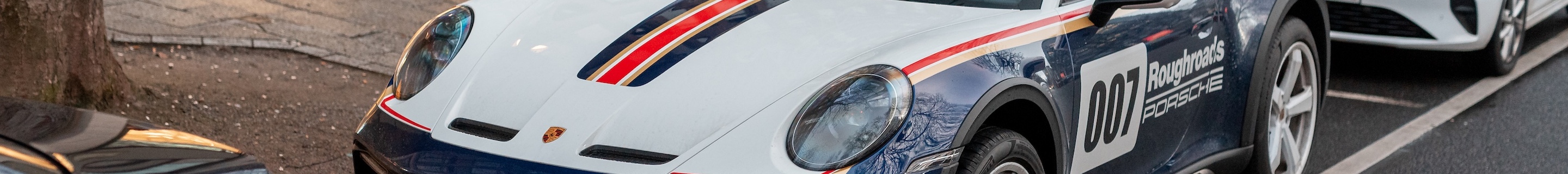 Porsche 992 Dakar
