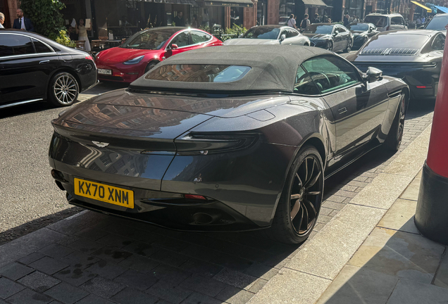 Aston Martin DB11 V8 Volante
