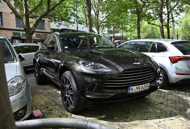 Aston Martin DBX