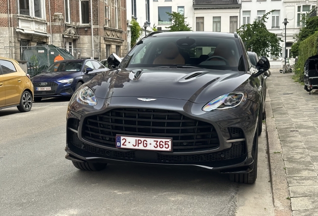 Aston Martin DBX707