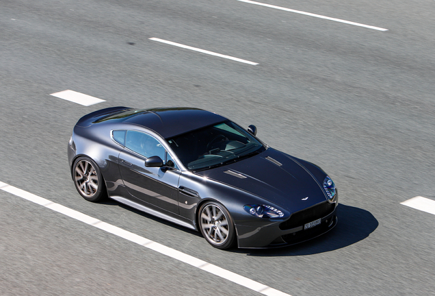 Aston Martin V8 Vantage S