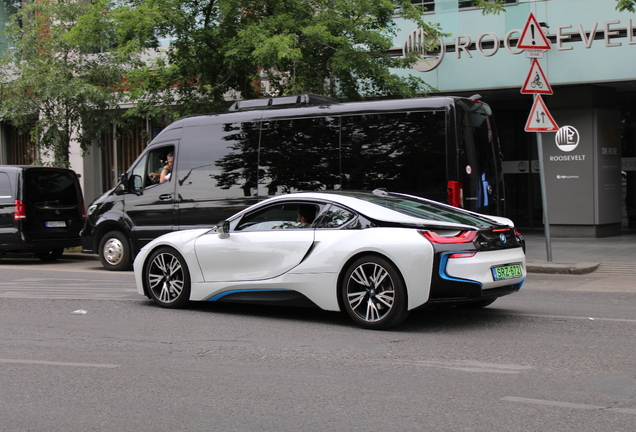 BMW i8