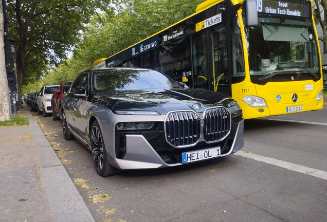 BMW M760e xDrive