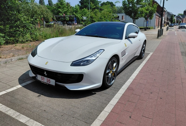 Ferrari GTC4Lusso T