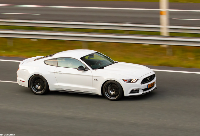 Ford Mustang GT 2015