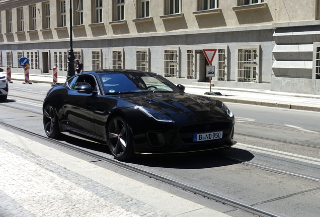 Jaguar F-TYPE 400 Sport Coupé