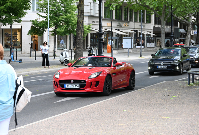 Jaguar F-TYPE S V8 Convertible