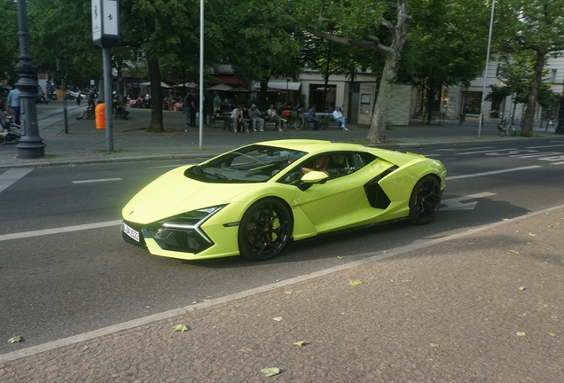 Lamborghini Revuelto