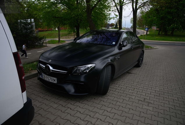Mercedes-AMG E 63 S W213 2021