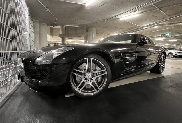 Mercedes-Benz SLS AMG