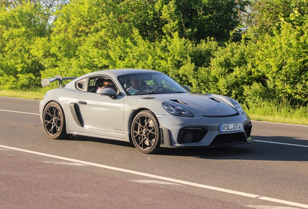 Porsche 718 Cayman GT4 RS