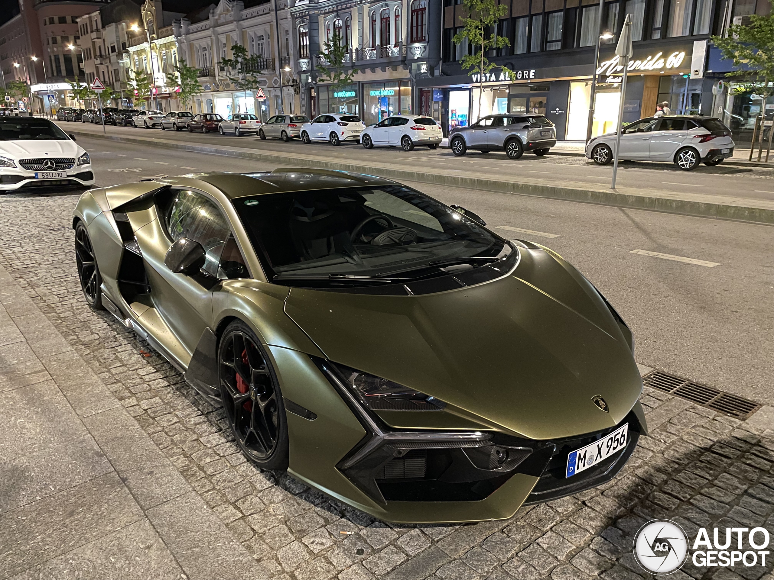 Lamborghini Revuelto