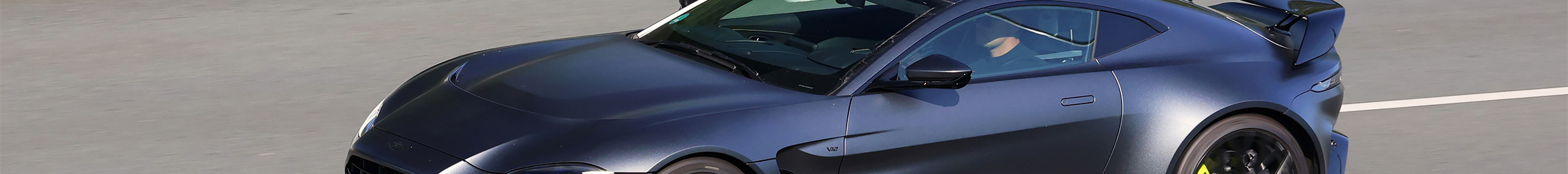 Aston Martin V12 Vantage 2023